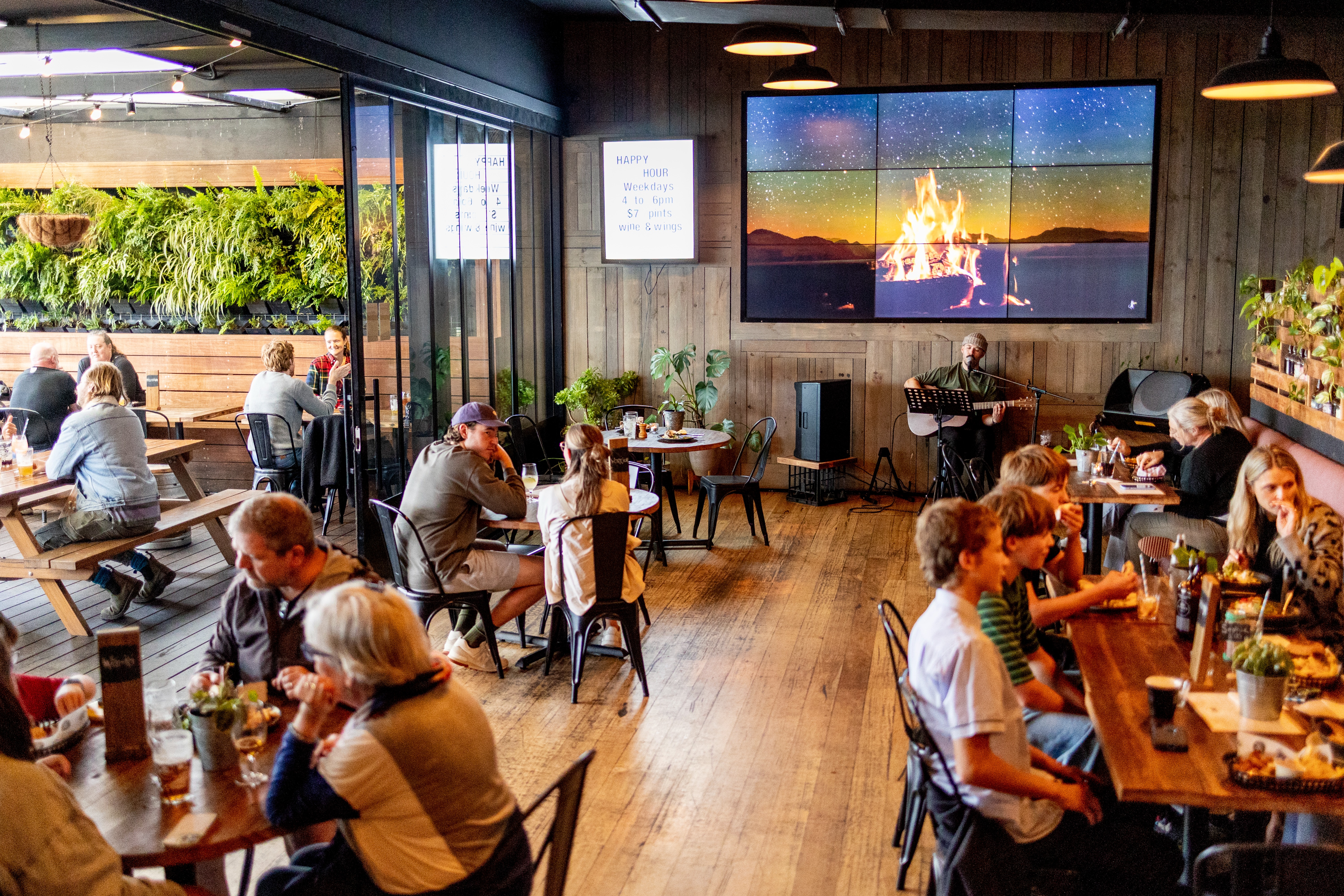 4 Pines x Boardriders Torquay - Inside