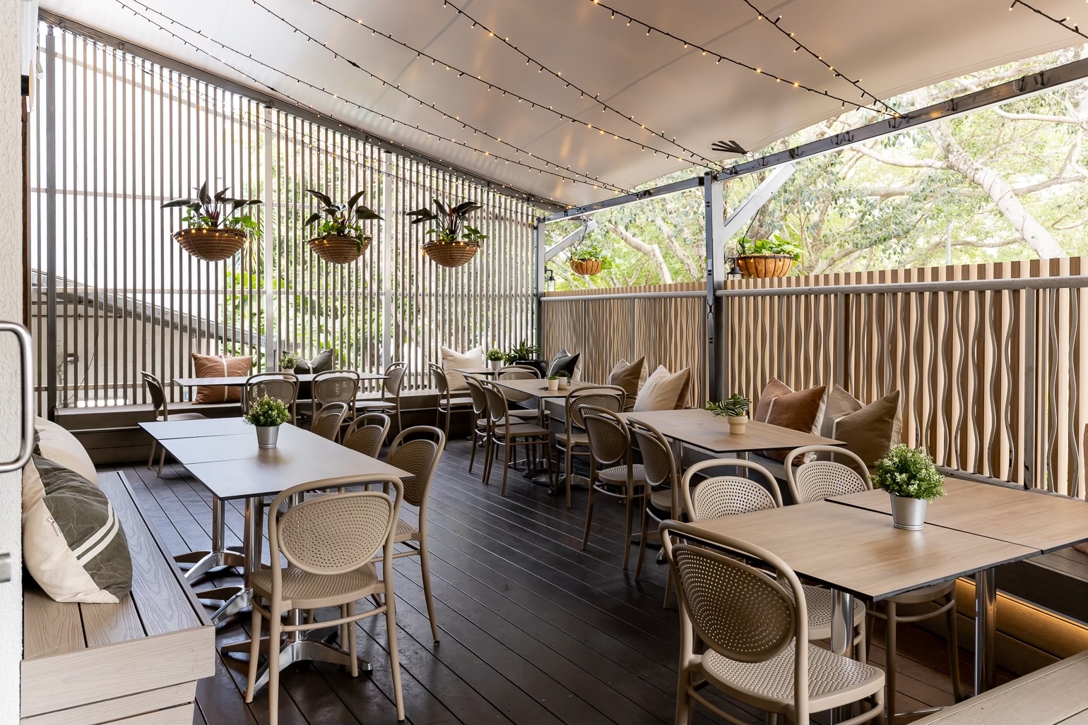 Beach Road By 4 Pines - Noosa