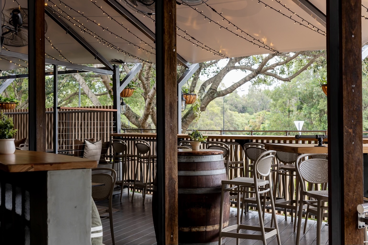 Beach Road By 4 Pines - Noosa